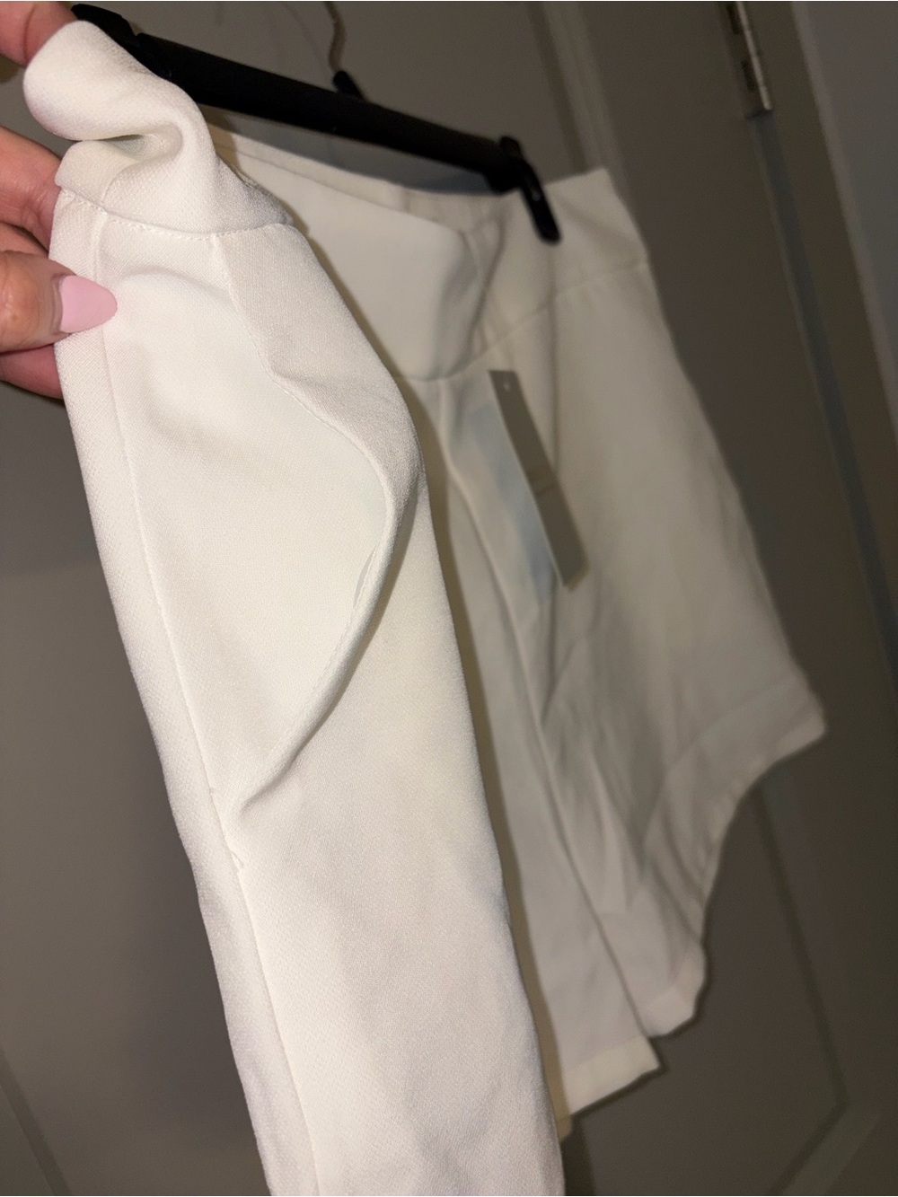 eesome High-Waist White Tailored Shorts - Picture 3 of 4
